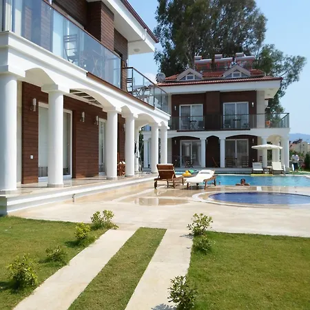 Lighthouse Natalia Aparts 公寓