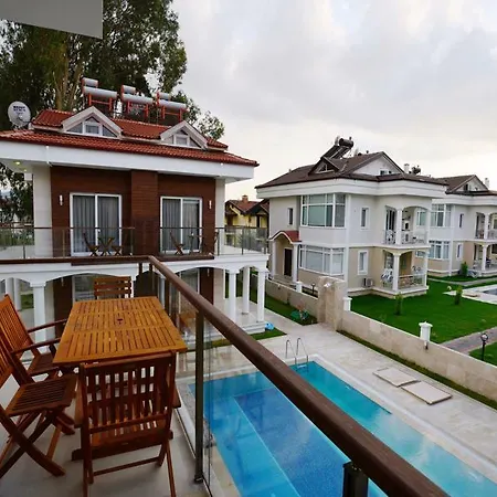 Lighthouse Natalia Aparts