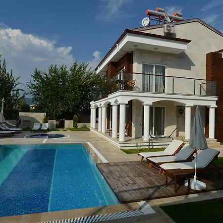 Lighthouse Natalia Aparts Apartman Fethiye